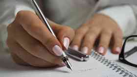  Teaching pupils grammar does not improve writing, research suggests 