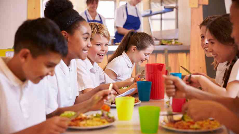 Children eating lunch together