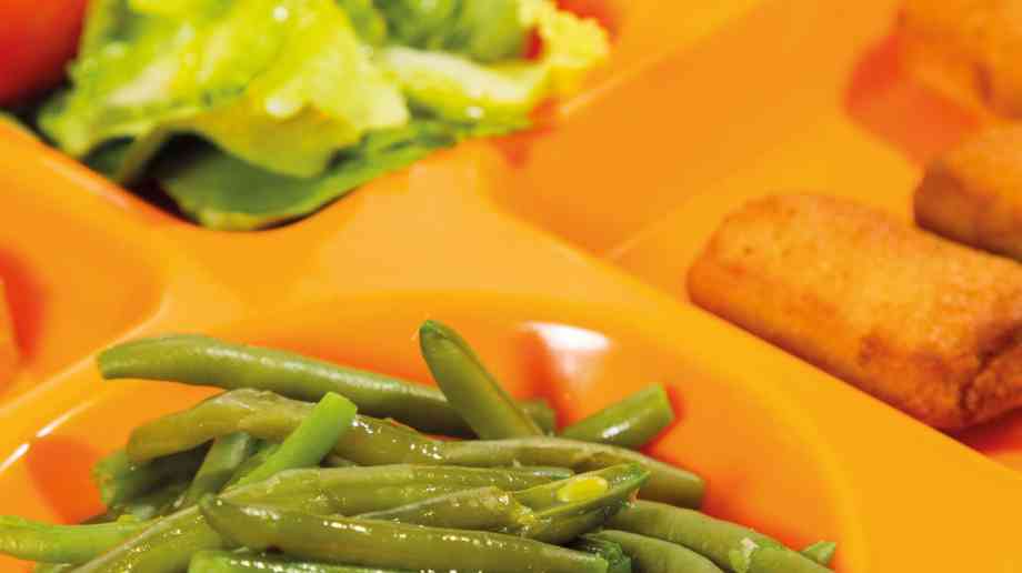 Universal Credit roll-out could see over 50,000 more children eligible for free school meals 