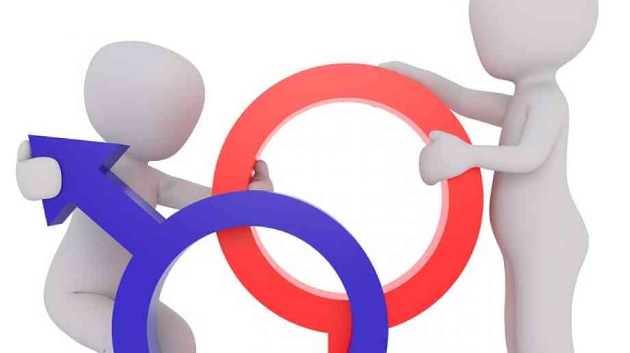 Schools should not remind pupils of their gender, mental health expert