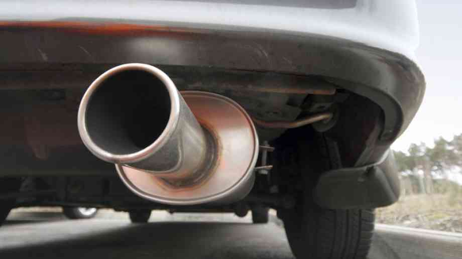 Survey shows two thirds of teachers support banning cars from outside schools