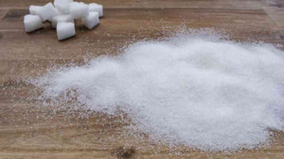 Pupils should limit snacks to two a day, PHE says 