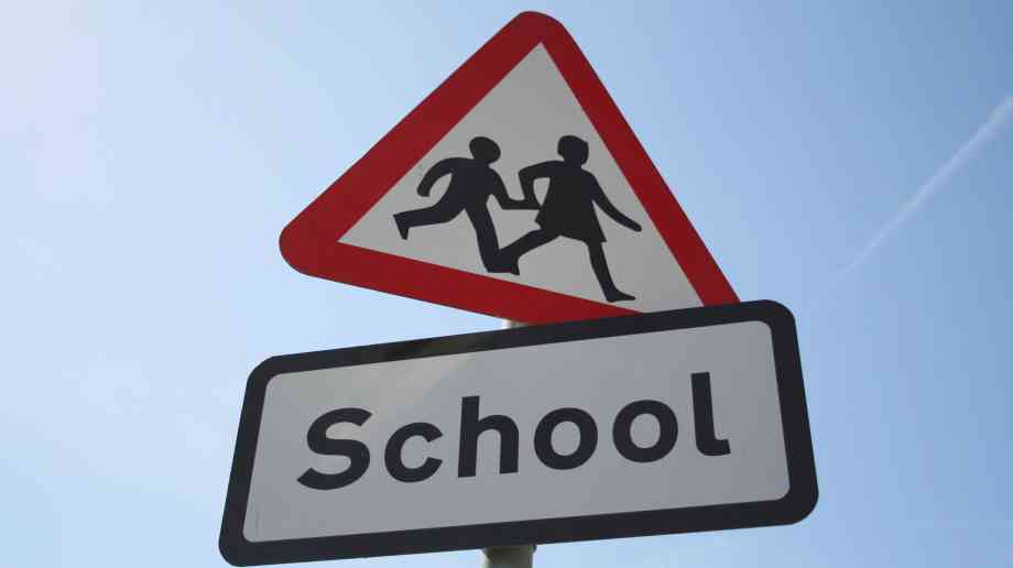 Minister praises Boarding School Partnership scheme